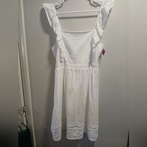 White Sleeveless Dress